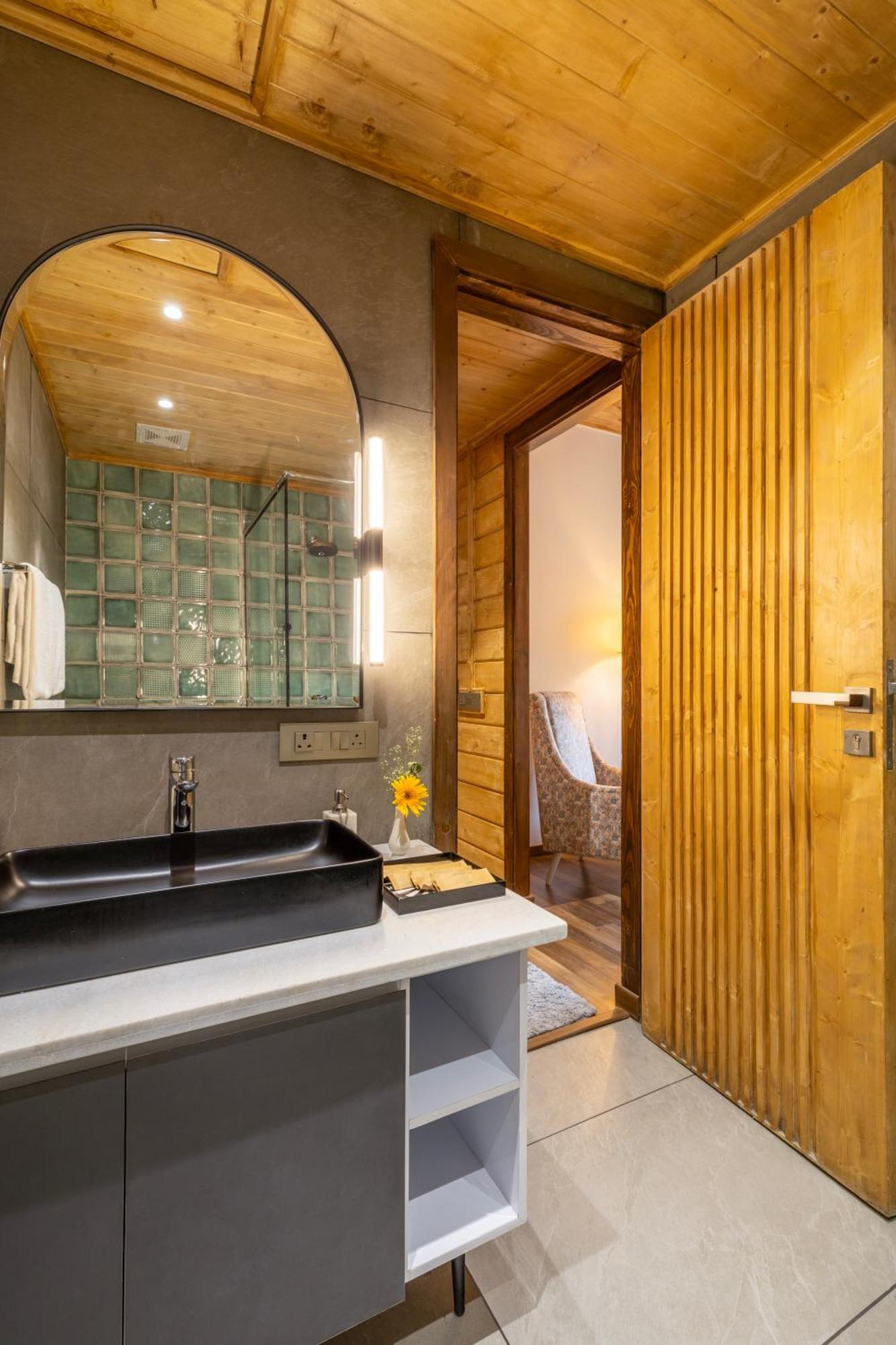 Ama Stays & Trails Kashi House, Rishīkesh Zewnętrze zdjęcie
